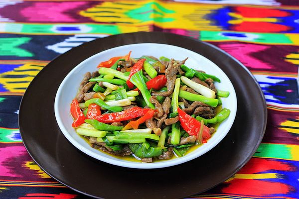 孜然羊肉炒蒜苔