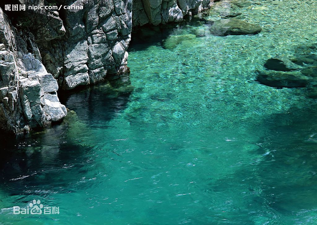  p>湖水蓝是一种颜色,来自干净清澈的湖水的颜色,让人感到平静的颜色.
