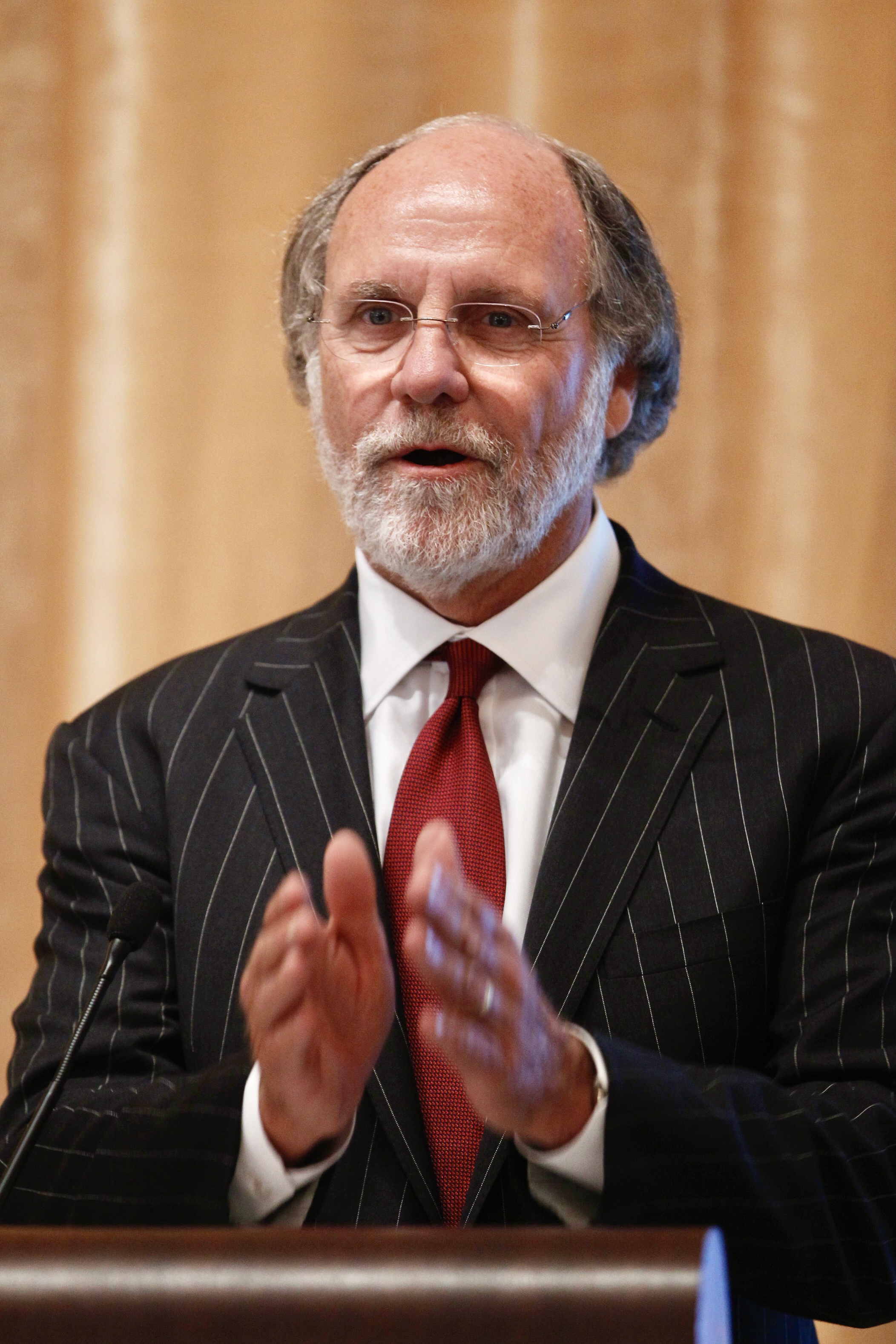  p>乔恩·科尔津,美国政治家和企业家,曾任新泽西州州长, a target="