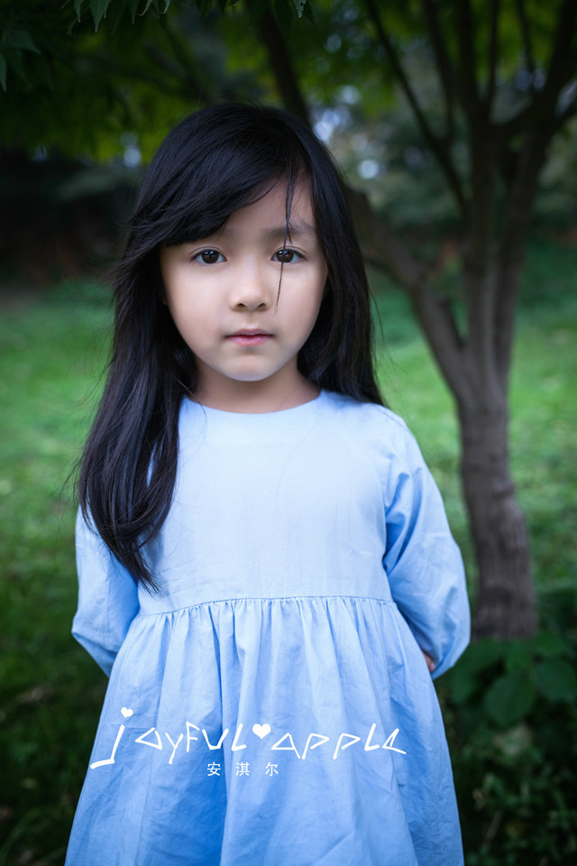  p>安淇尔 i>(小苹果) /i>,2007年12月19日出生于湖南长沙,中国女演员