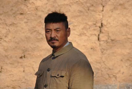  p>尹铸胜,1965年10月2日出生于陕西省西安市,中国内地男演员,陕西