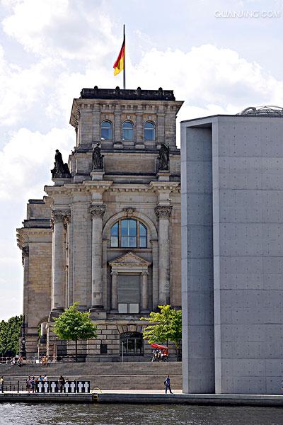  p>德国国会大厦(德语:   reichstagsgeb  ude),简称国会大厦;官方