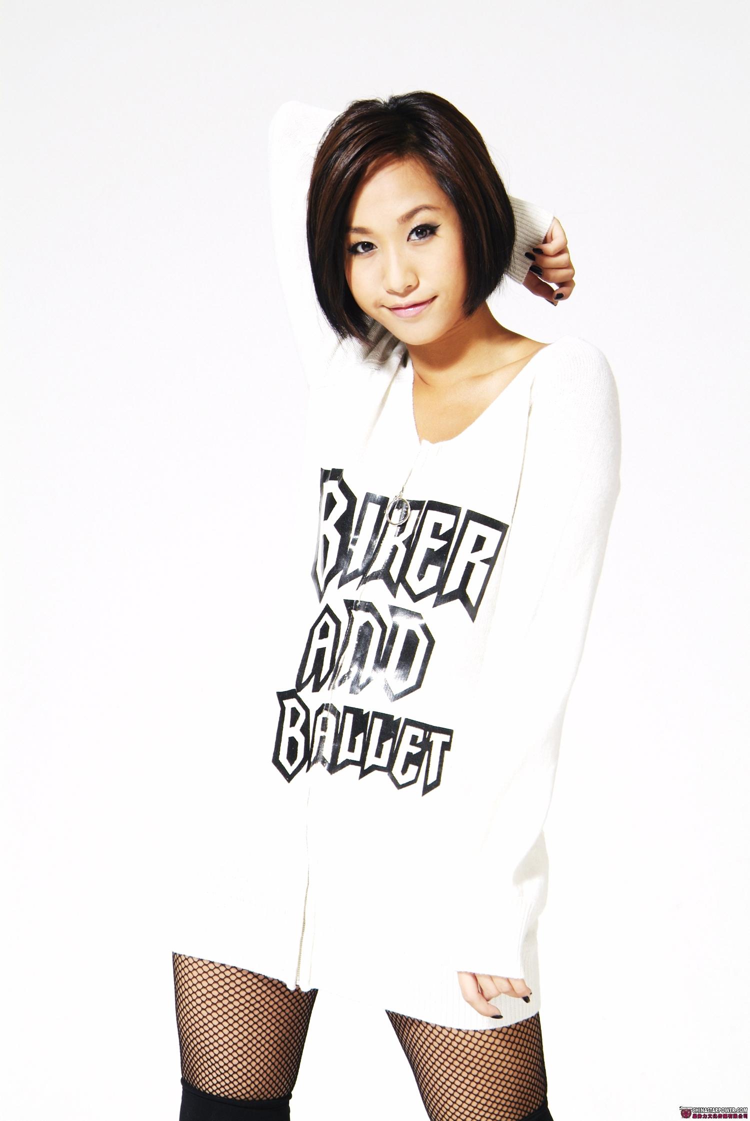  p data-id="go0cwgynd2">邓颖芝,中国香港女歌手,学生时期就曾获校内