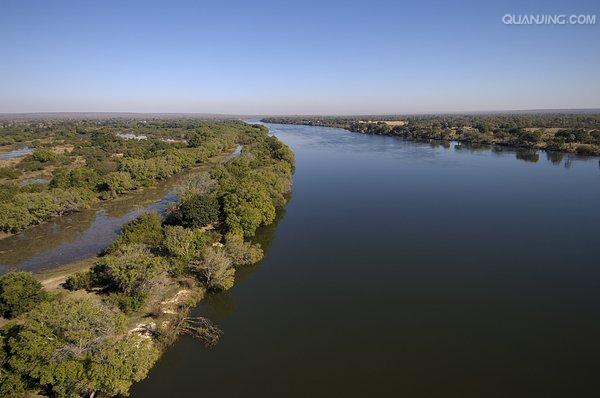  p> b>赞比亚共和国 /b>(the republic of zambia)是非洲中南部的一个