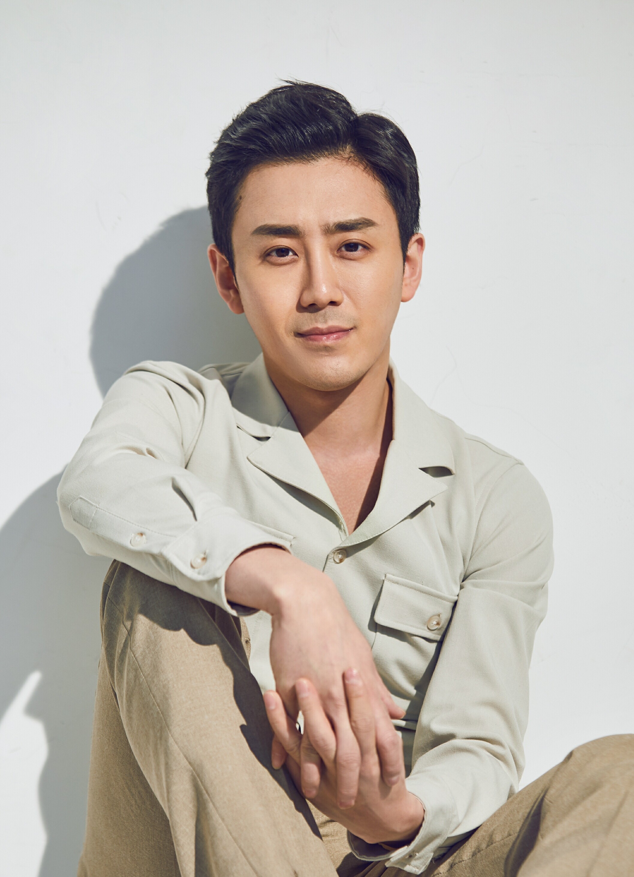  p>阎行一,1987年5月24日出生于辽宁省抚顺市,毕业于 a target="