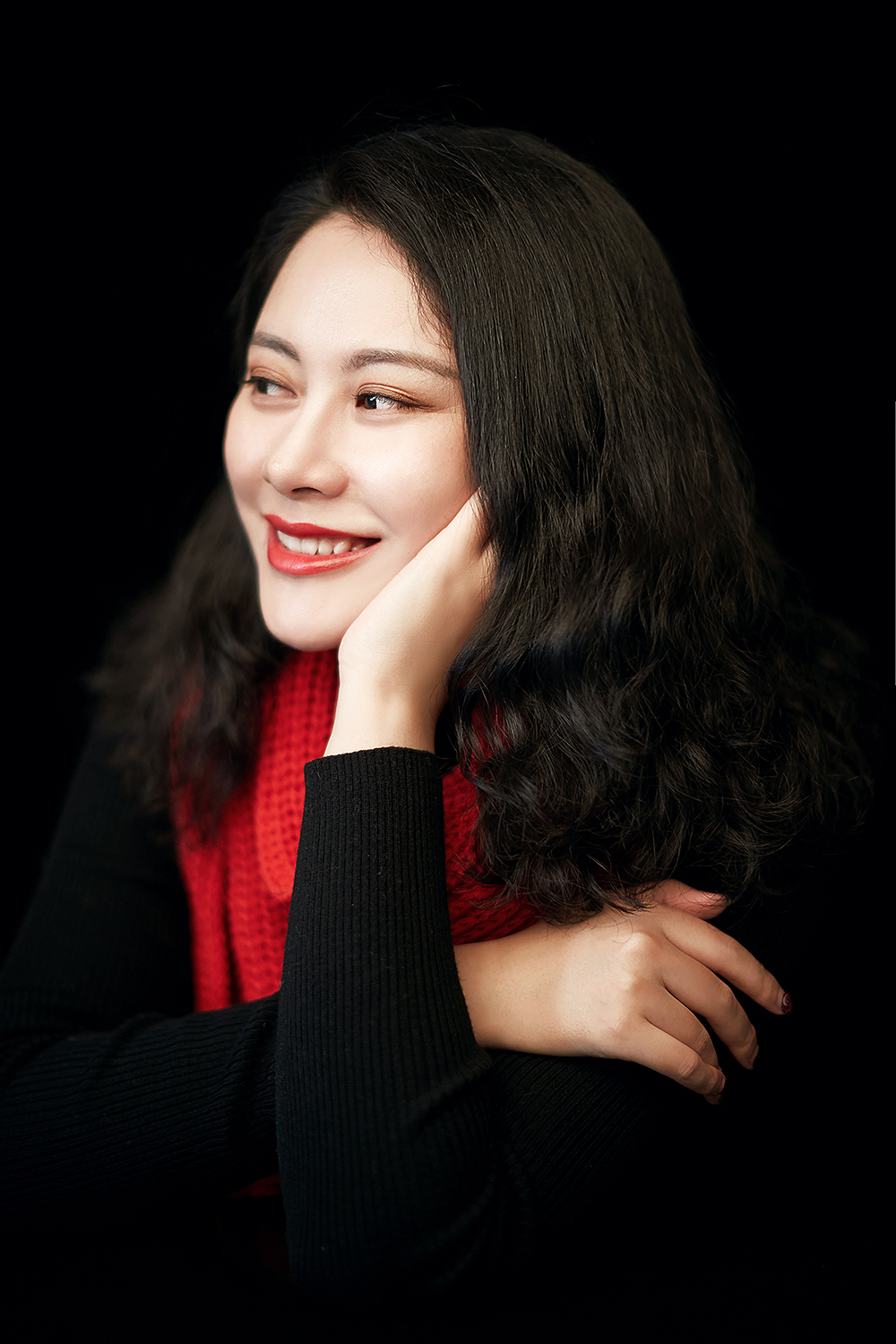  p>李洋,曾任中国网出镜记者,新华网主持人,南瓜姑娘ceo,从事政经报道