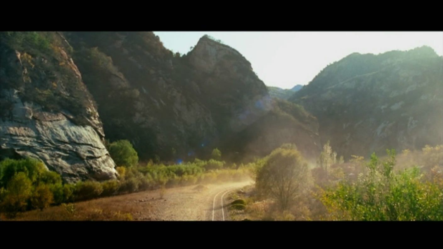  p>《让子弹飞》是由 a target="_blank" href="/item/姜文/1168186"