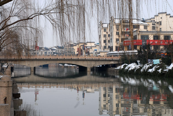 湖州骆驼桥,始建于唐垂拱元年(公元685年),以其"形穹若骆驼背"而得