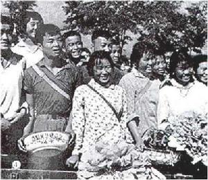  p>"上山下乡"一词最早见于1956年10月25日中共中央政治局关于《1956