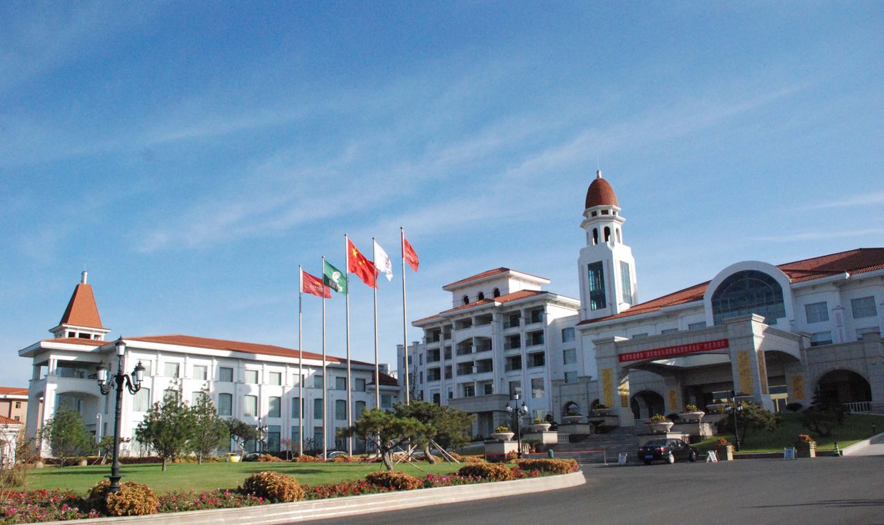  p>晨鸣国际大酒店位于中国蔬菜之乡—寿光,是由山东晨鸣纸业集团投资