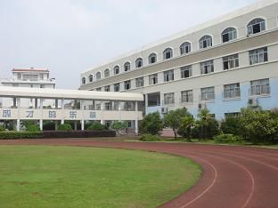  p>台州市书生小学创办于1999年,占地面积33亩,建筑面积约20000平方米