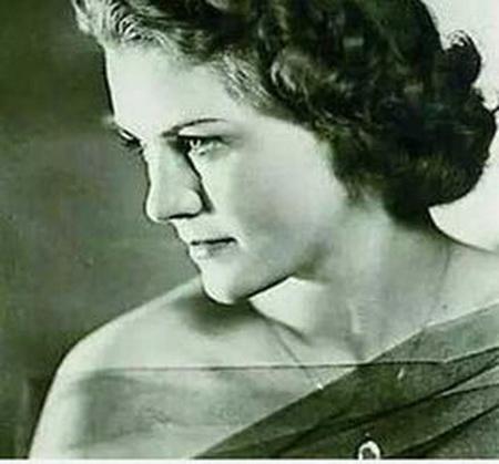  p>奥尔加·契诃夫娃1898年生于沙俄高加索地区,她的姑妈是俄国著名