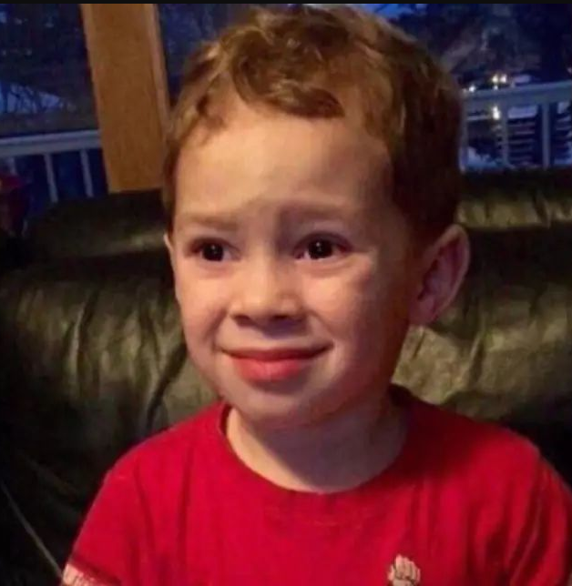  p>加文·托马斯(gavin thomas),来自美国,因假笑表情火爆全网,被网友