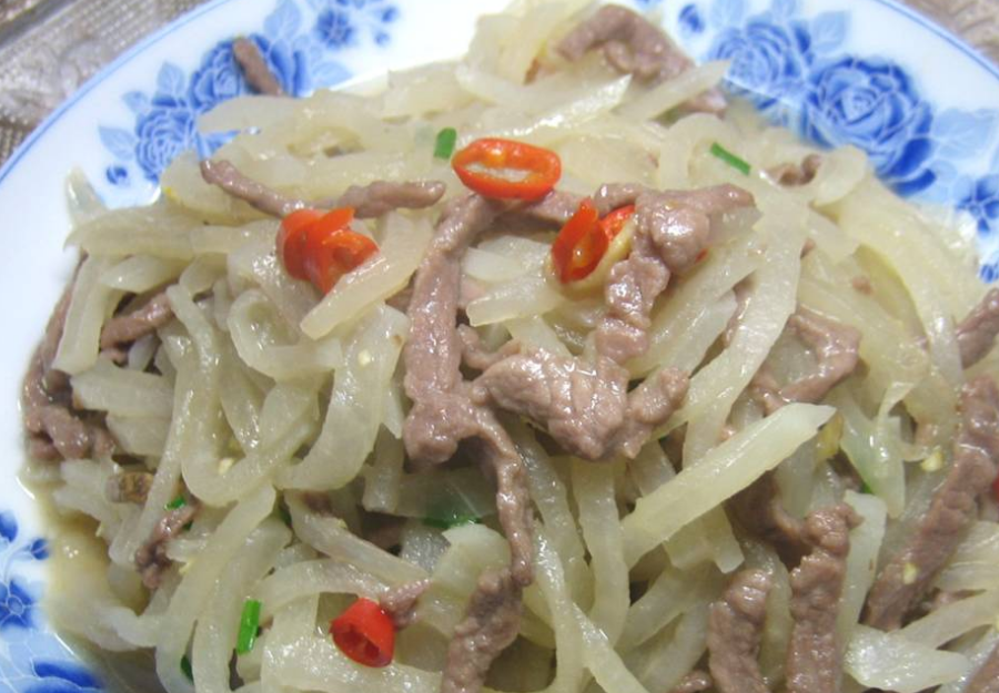  p>萝卜丝炒牛肉丝,菜名,属于 a target="_blank" href="/item/家常菜