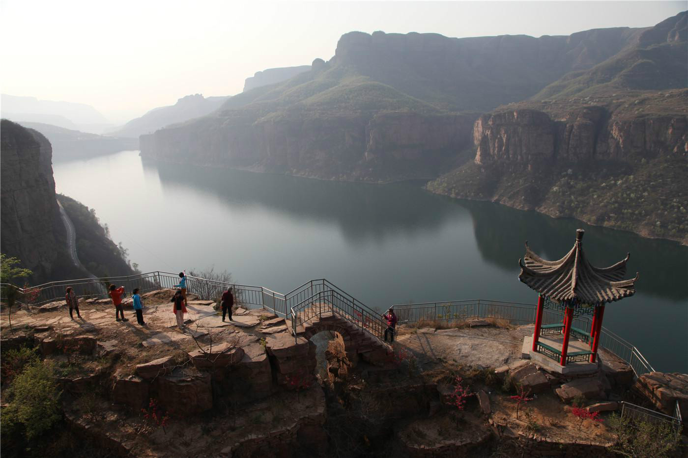  p>沙河市桃花源风景区全称河北省沙河市桃花源风景区,是集青山秀水和