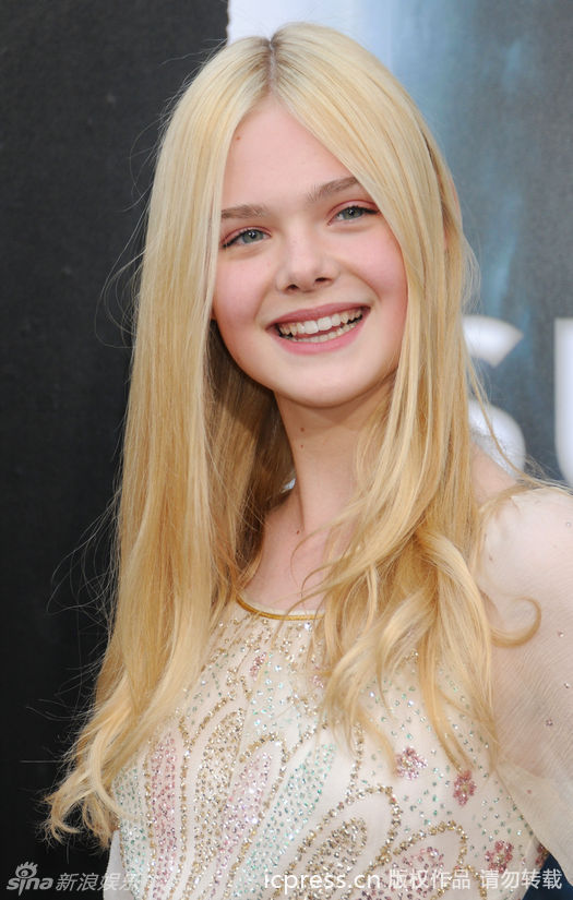  p>艾丽·范宁 (elle fanning),1998年4月9日出生于美国佐治亚州