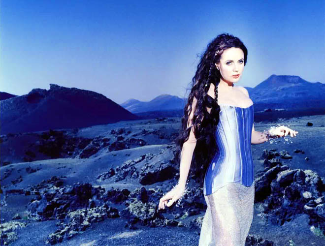 p>莎拉·布莱曼(sarah brightman),1960年8月14日出生于英国伯肯斯特