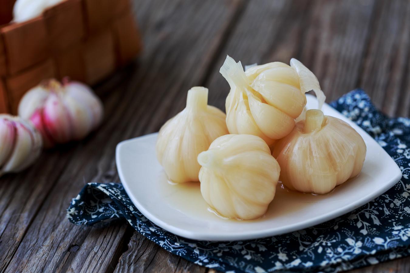  p> b>糖蒜 /b>,也称 b>糖醋蒜 /b>, b>甜蒜 /b>,是一种南北皆有的 a