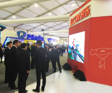 习主席听取刘强东介绍京东未来物流的发展