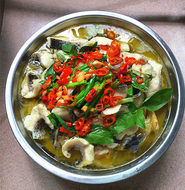 酸菜煮鲤鱼