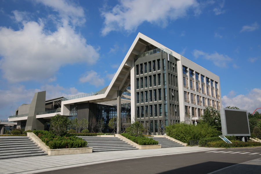  p>山东省青岛第六中学隶属 a href="#" data-lemmaid="10549999">