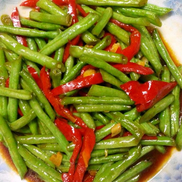 豆角炒辣椒