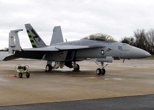  p data-id="gnfg6hp2hf">绿色大黄蜂,使用生物燃料的超音速战机"绿色