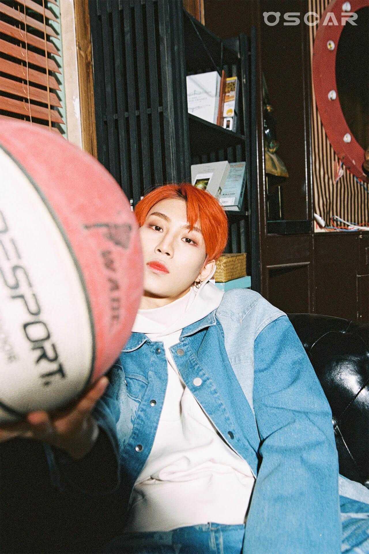 wang),本名王政熊,1998年7月30日出生于巴西圣保罗,祖籍四川成都,中国