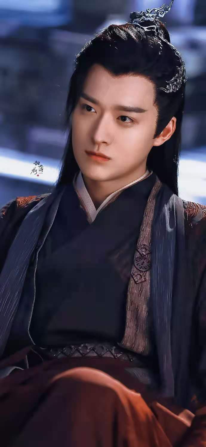 y1m8">傅方俊,1989年6月22日出生于湖北省武汉市,中国内地影视男演员