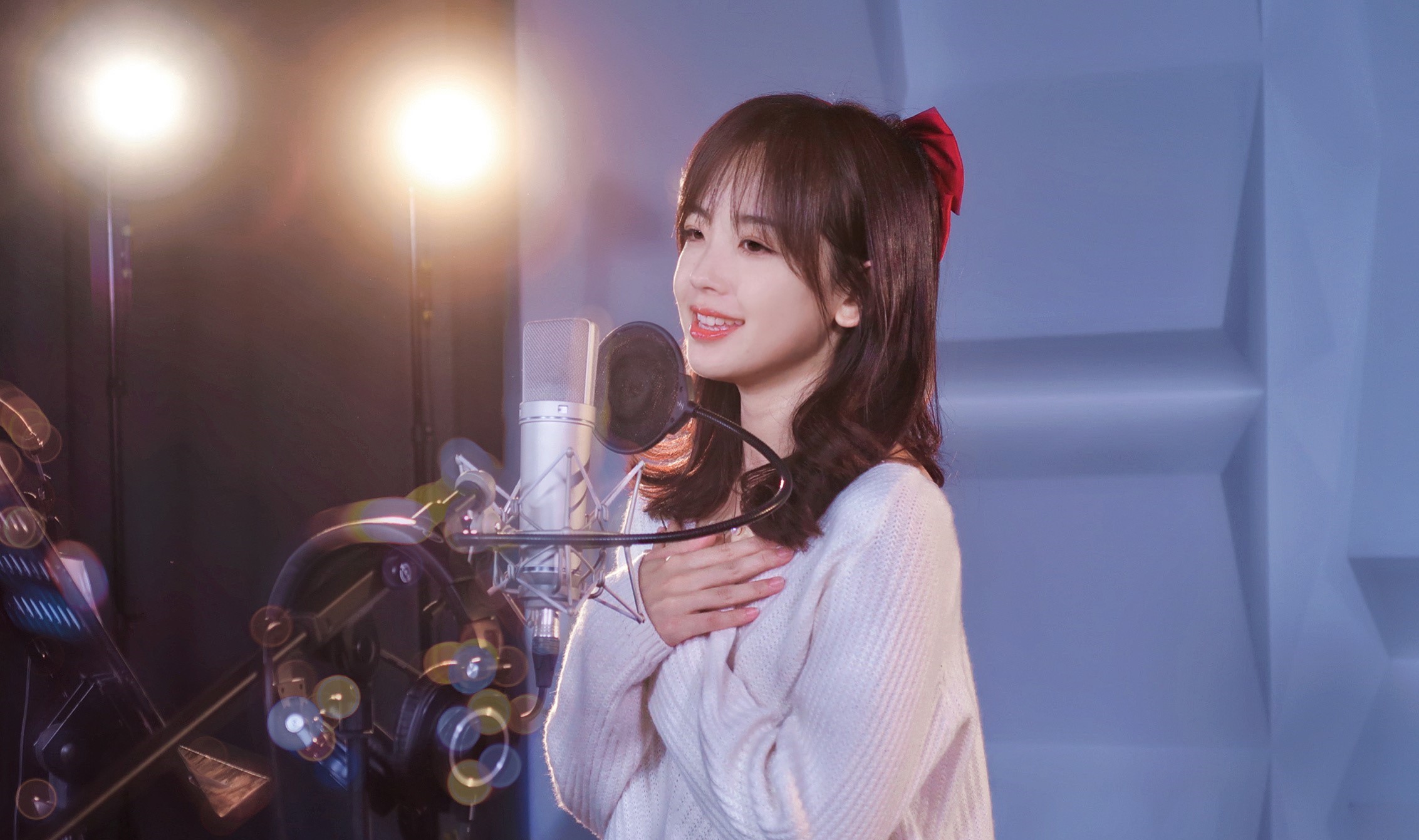  p>王冰冰,1990年出生于吉林省长春市,中国内地记者