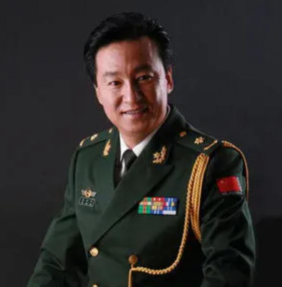 ="_blank" href="/item/武警文工团">武警文工团 /a>专业歌唱家 