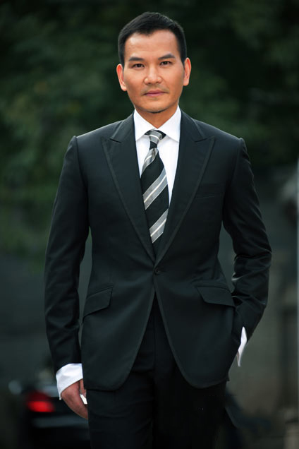 央视财经频道男主持人(央视财经频道男主持人陈伟鸿)
