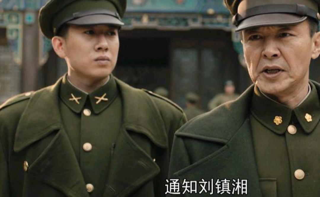 张克侠卧底二十年，获赠中正剑，一场起义葬送黄百韬十万大军_百科TA说