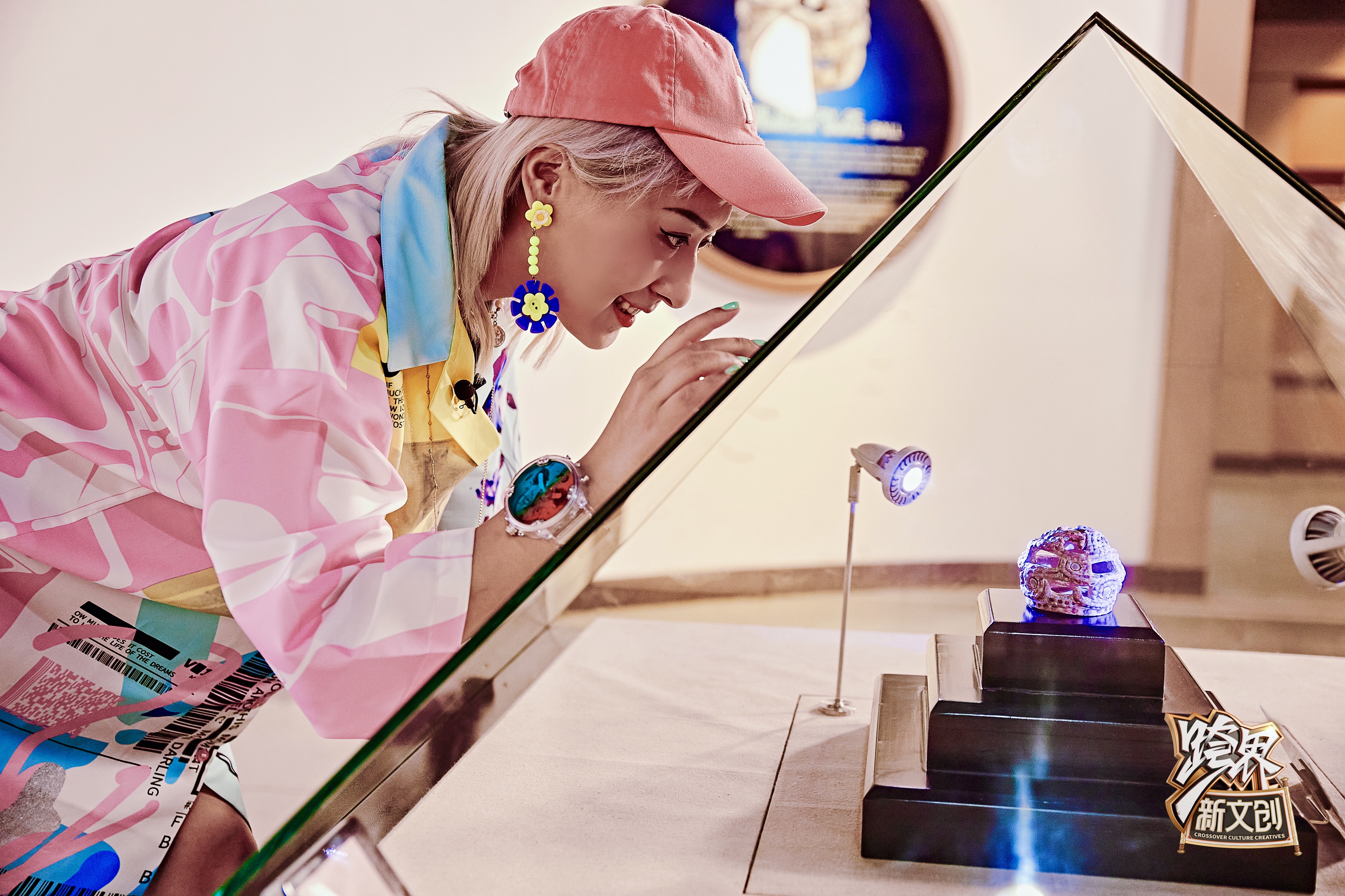  p data-id="go0g702eo4">毛婷,国内知名新锐视觉设计师,mv导演,插画