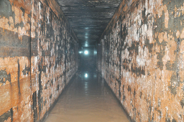  p>定陶大型汉墓位于山东菏泽市定陶区张湾镇王庄村南400米处(距离