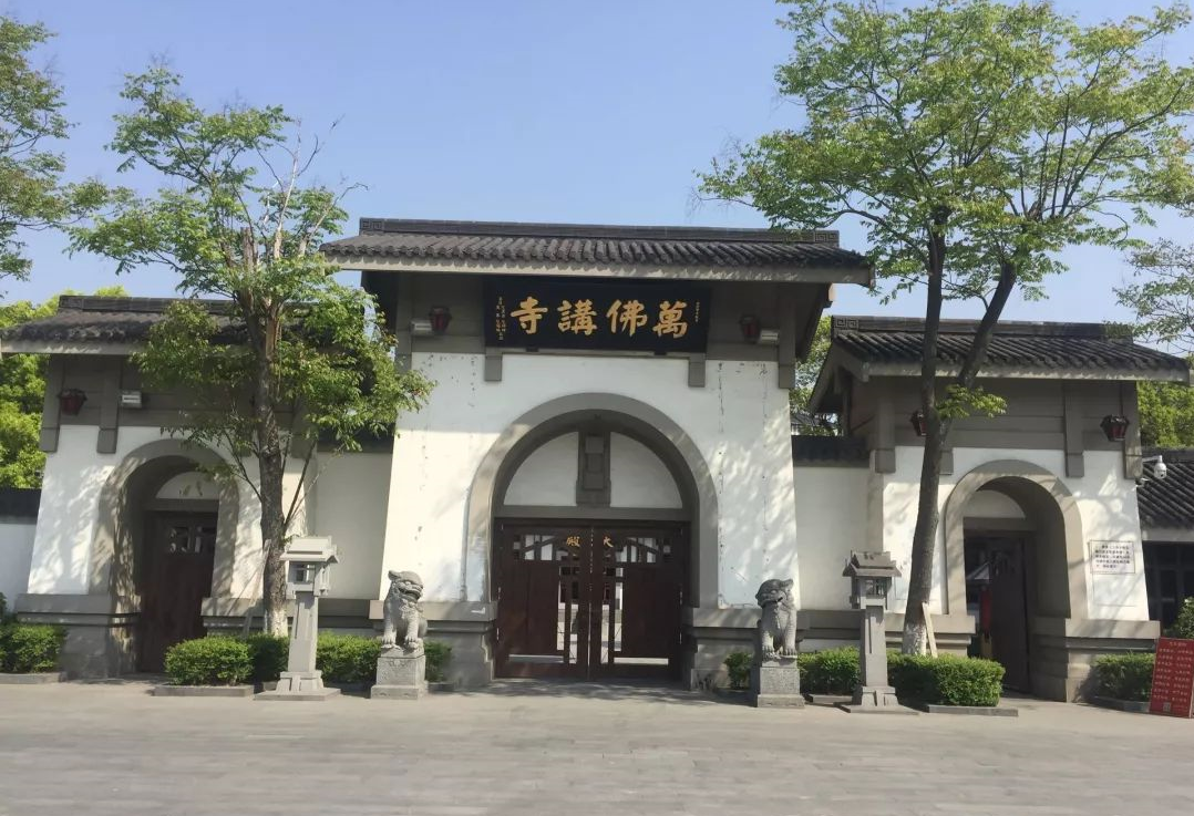  p data-id="gnbl43zjod">上海万佛寺位于上海市嘉定区 a target="