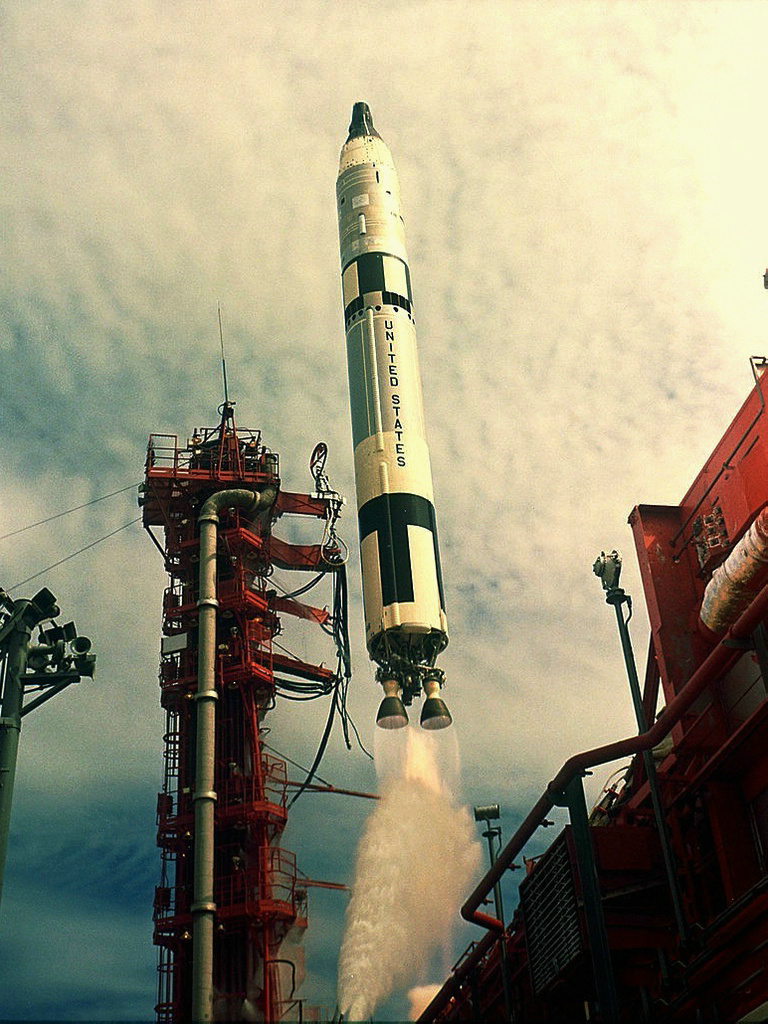  p>lgm-25c弹道导弹(英文:lgm-25c ballistic missile,英文绰号:titan