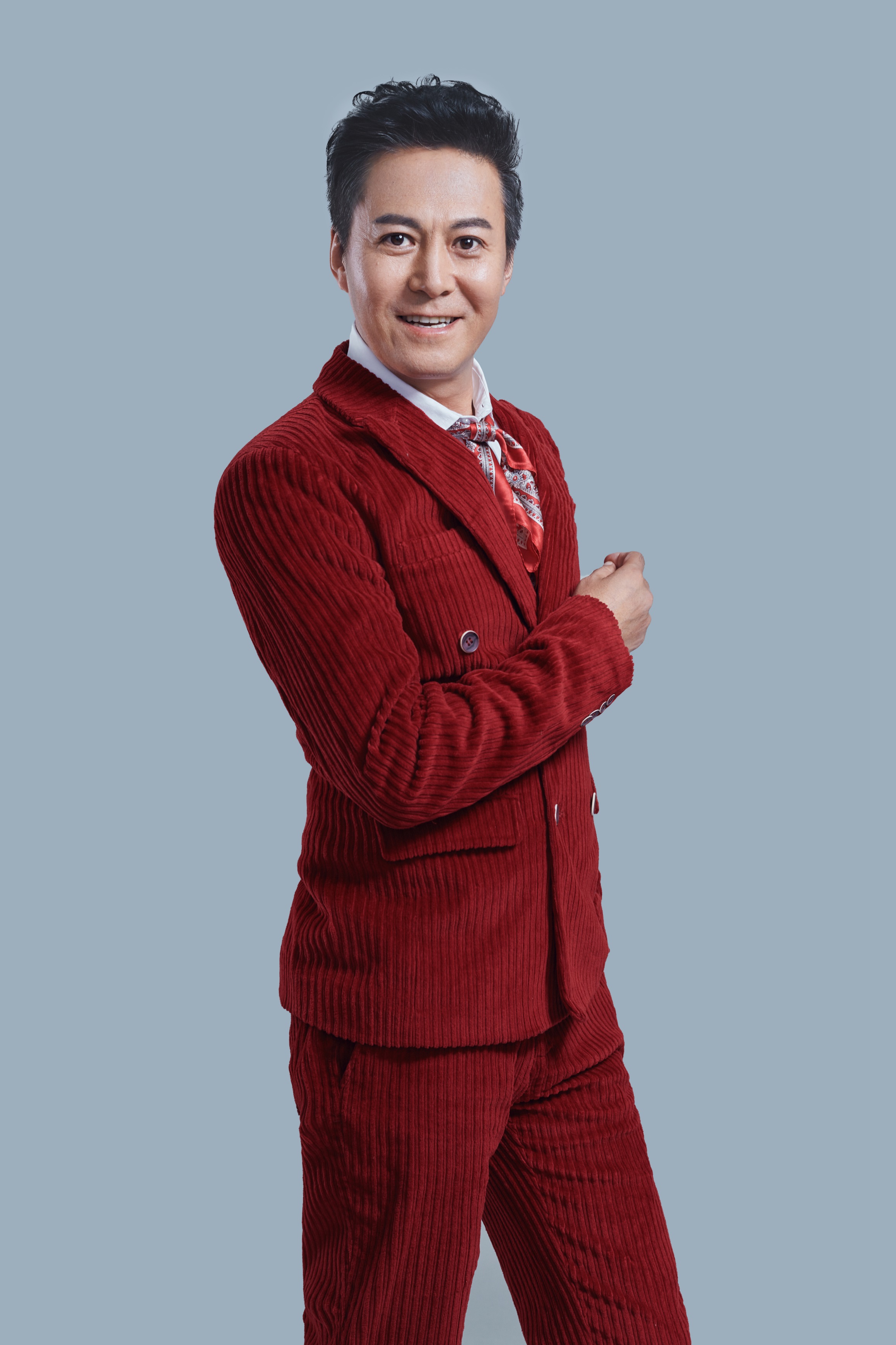 国家一级演员,中国戏剧家协会会员,就职于中国铁路文工团影剧中心