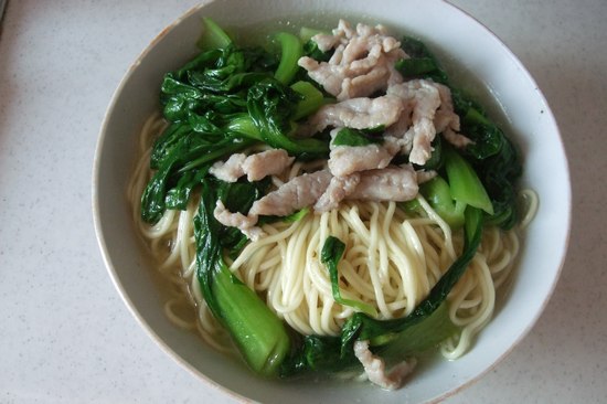 菠菜肉丝汤面