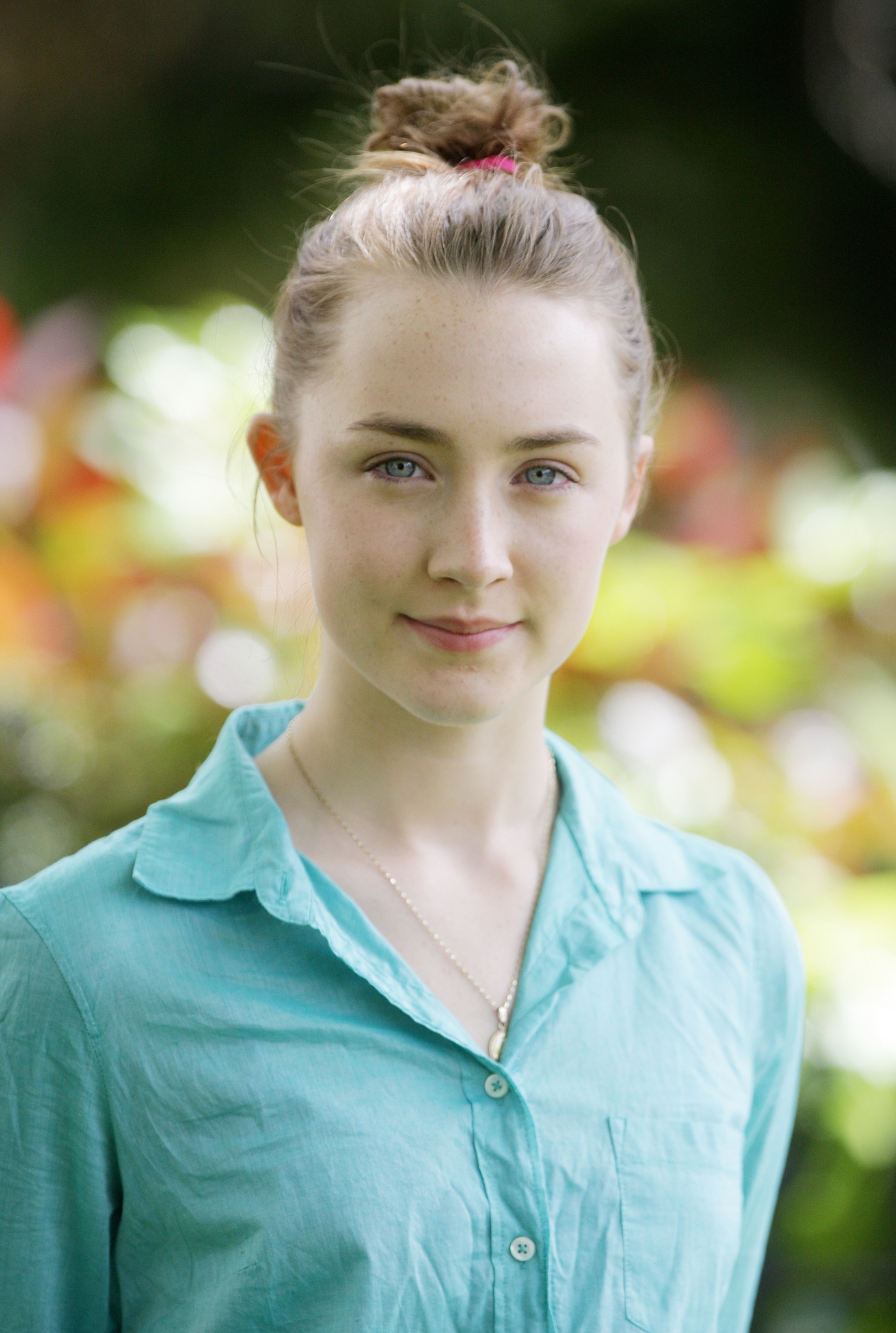 莎·罗南(saoirse ronan),1994年4月12日出生于美国纽约,爱尔兰女演员