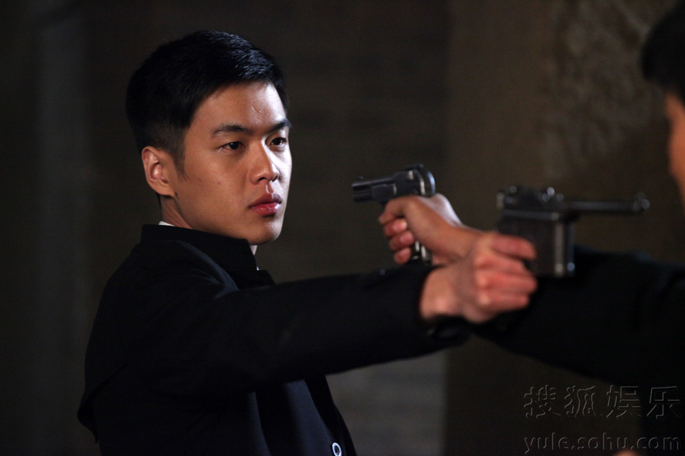  p>《黑狐》是梦舟抗战三部曲的第二部,被制片方冠以《 a target="