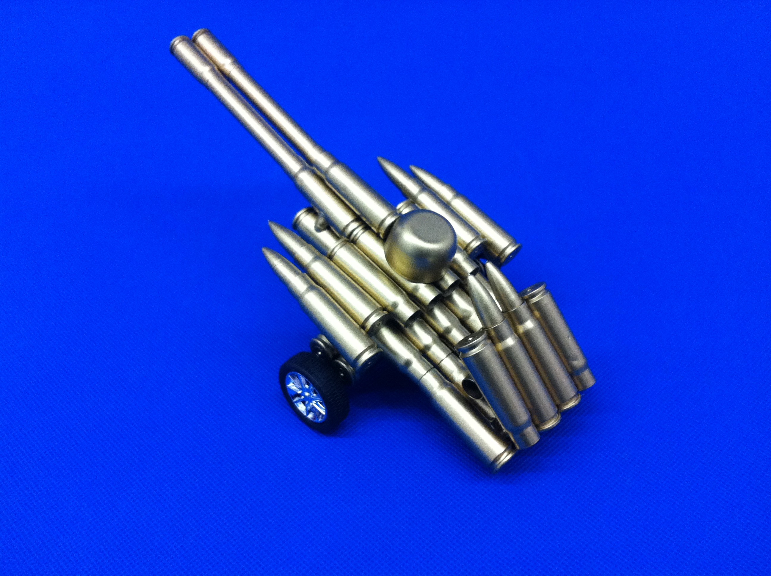  p>弹壳工艺品,又称子弹壳工艺品,弹壳模型.