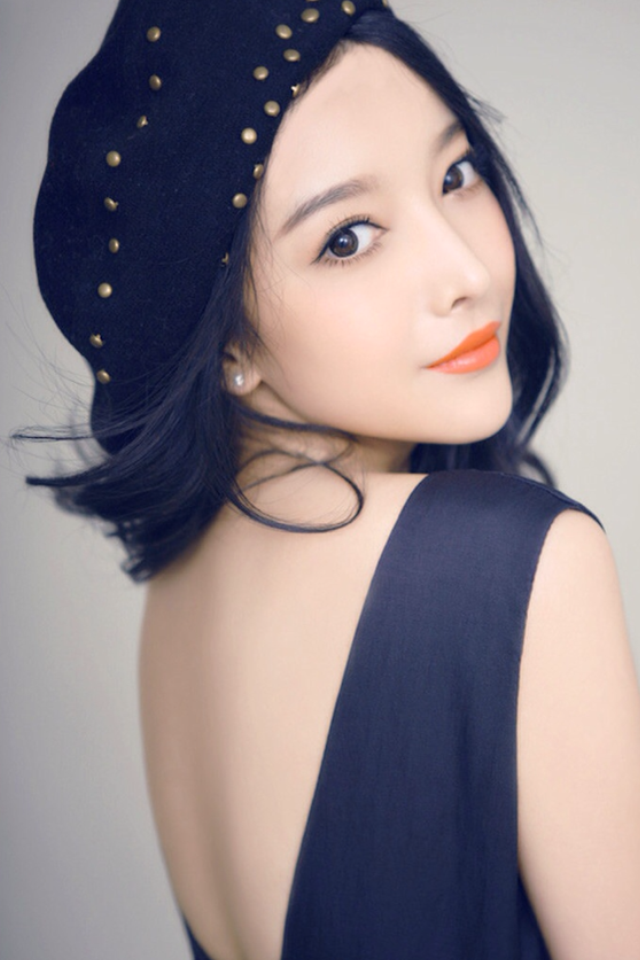  p>张蓝艺(lyan),1992年2月7日出生于北京市,毕业于 a target="_blank