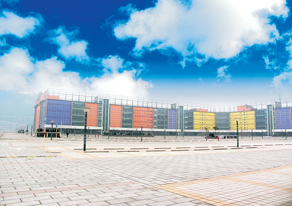 位于江北区观音桥正前方,重庆最具发展潜力的北滨路核心区金源大道