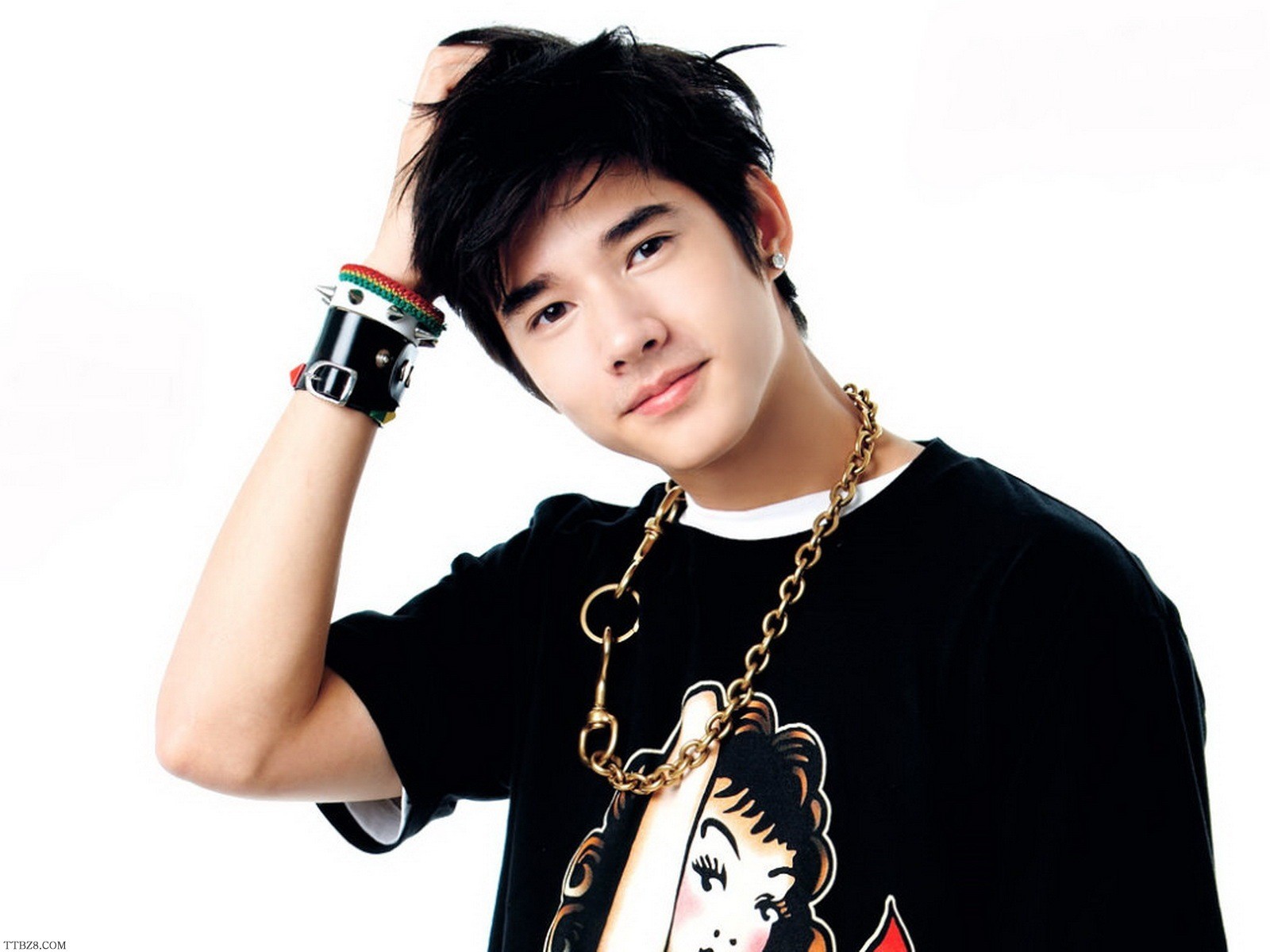  p>马里奥·毛瑞尔(mario),1988年12月4日出生于泰国曼谷,中德混血