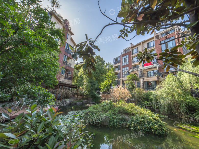  p>金色池塘二期位于合肥市蜀山井岗镇,由合肥英泰房地产开发有限公司