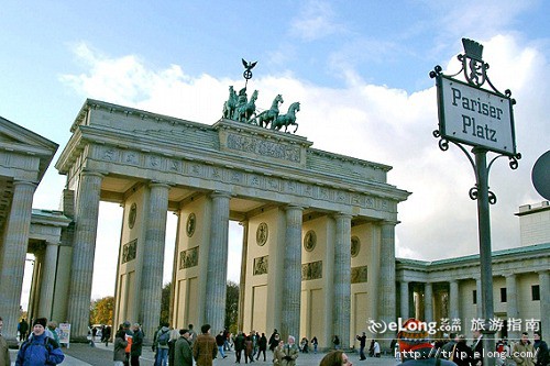  p>巴黎广场(pariser platz)是德国首都 a href="#">柏林 /a>市中心的