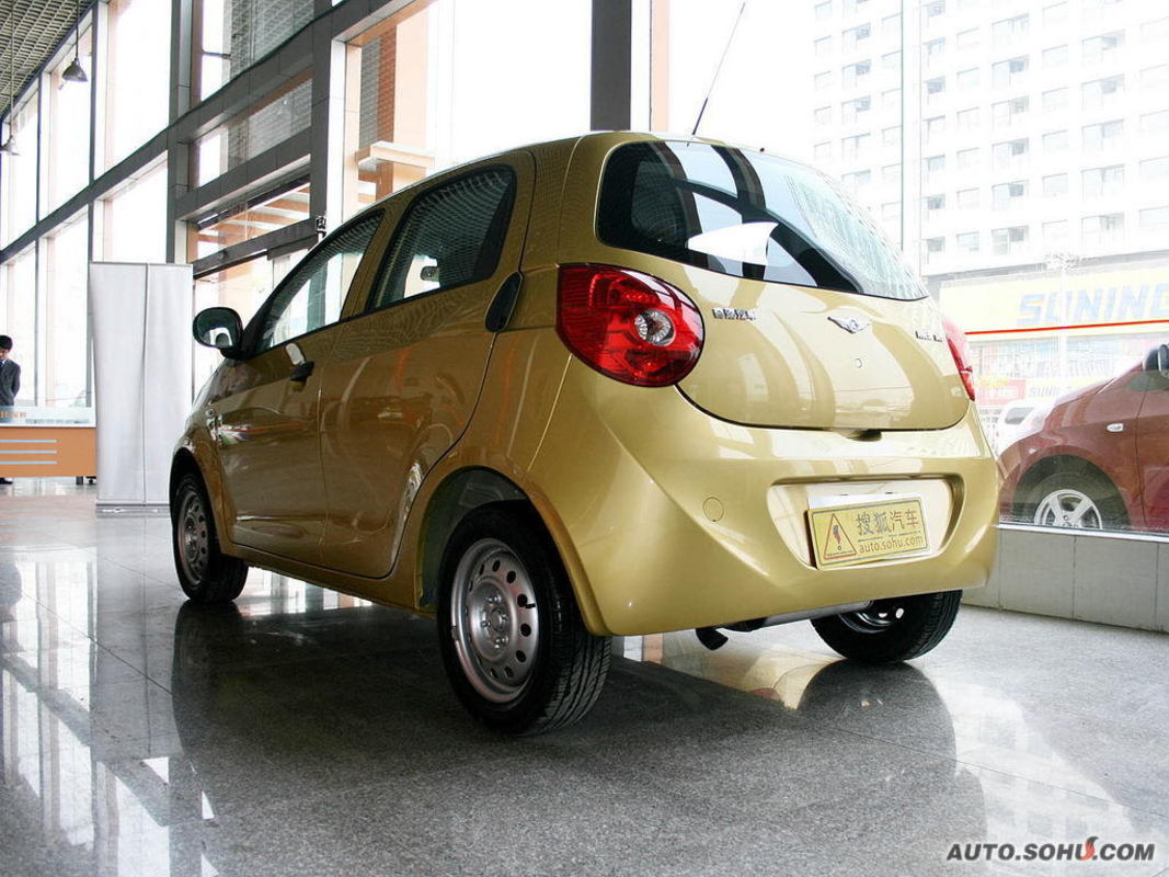 的先锋车型,是瑞麒完全面向现代年轻族群打造的一款智能数字精品小车