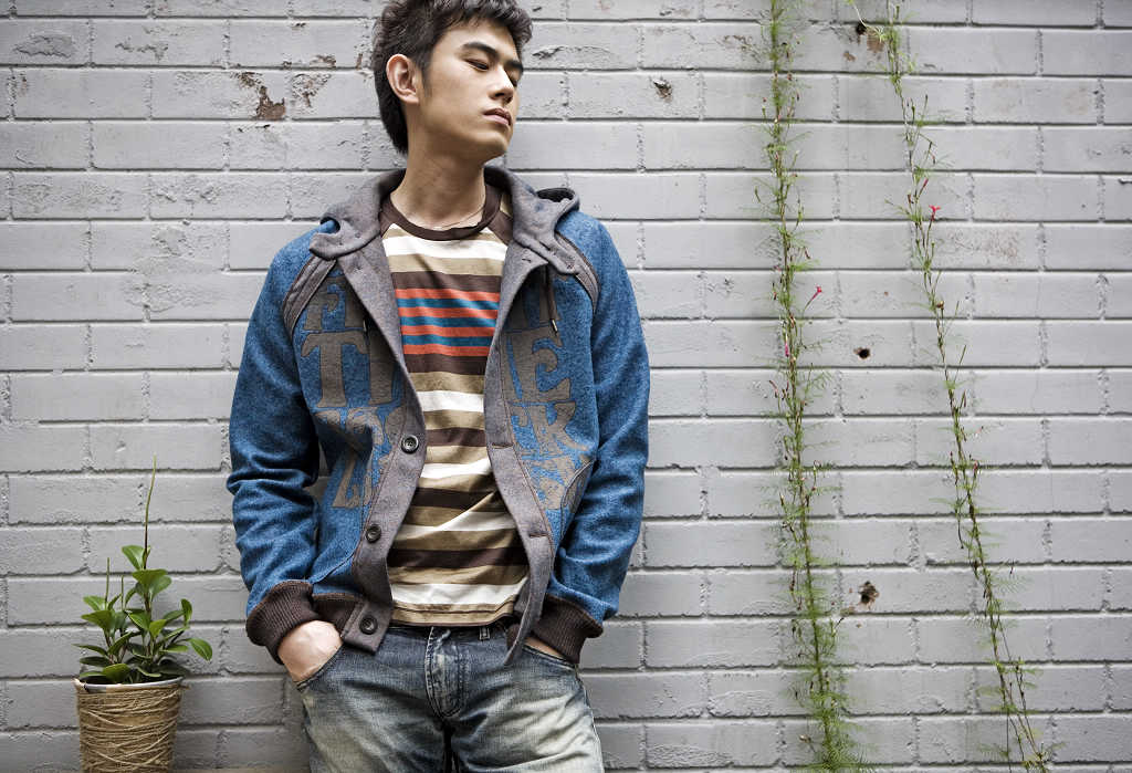  p>王睿,1986年7月19日出生于江苏省徐州市,中国内地影视男演员,流行