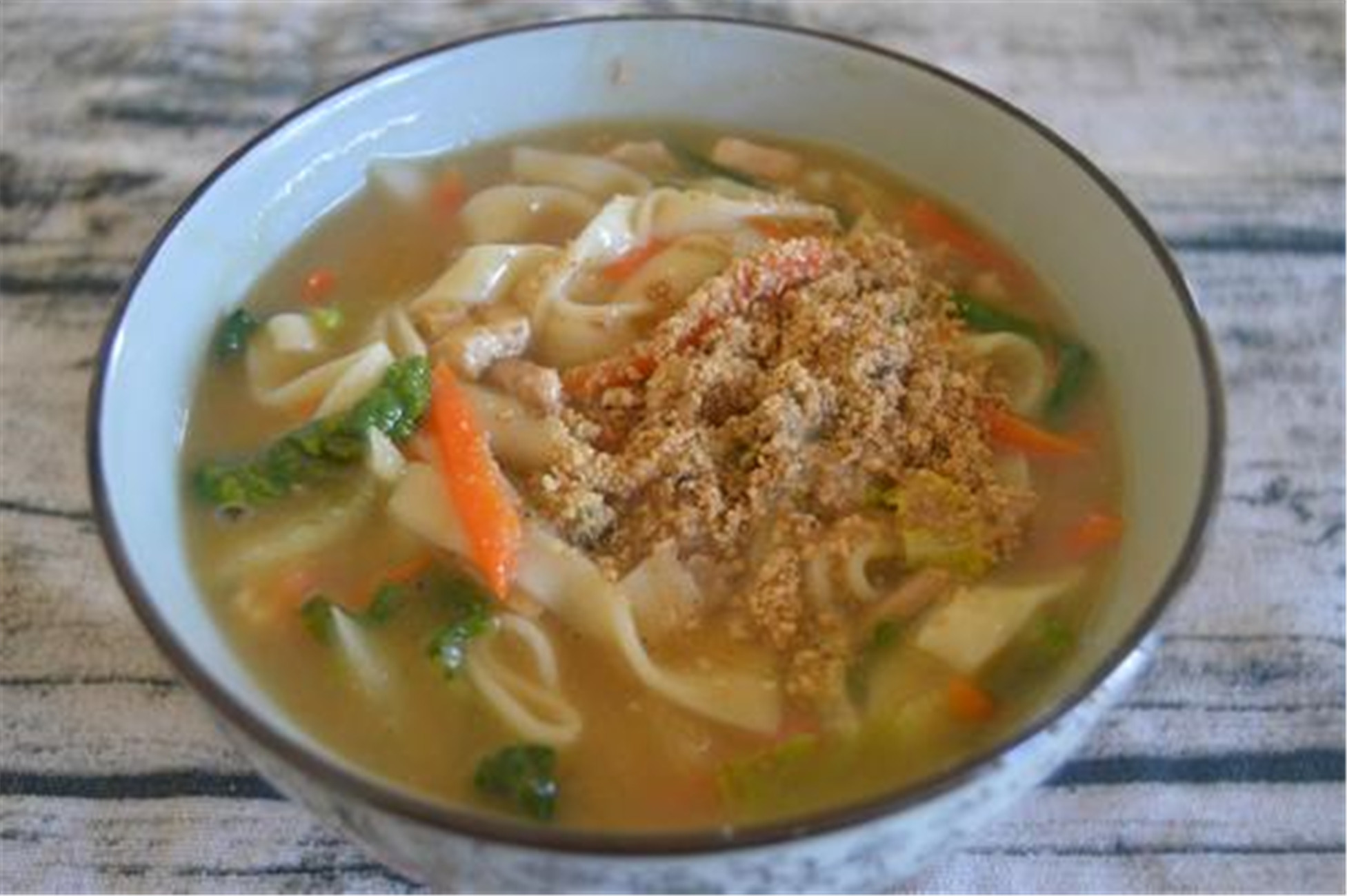  p data-id="gnyx2w2jkk">糊涂面是河南省黄河以北的安阳,鹤壁,新乡